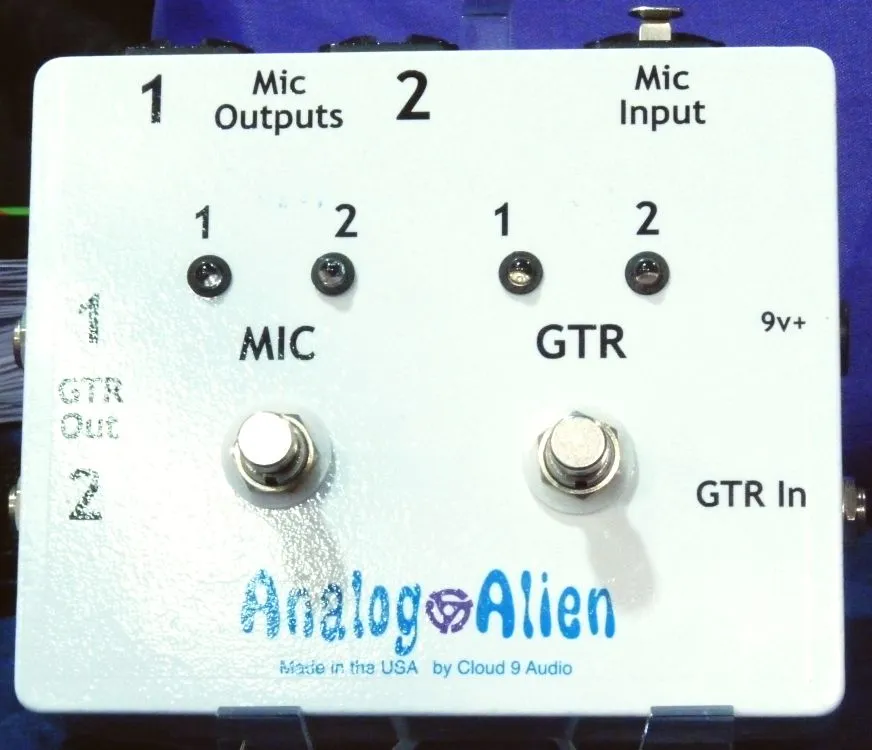 Analog Alien Guitar/Mic Switcher (for Loopers)