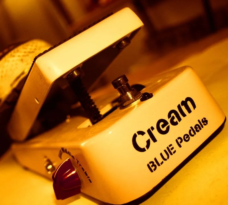 Blue Pedals Cream - Vintage Wah-Wah Pedals