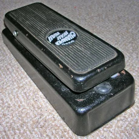 B&M Champion Wah Wah