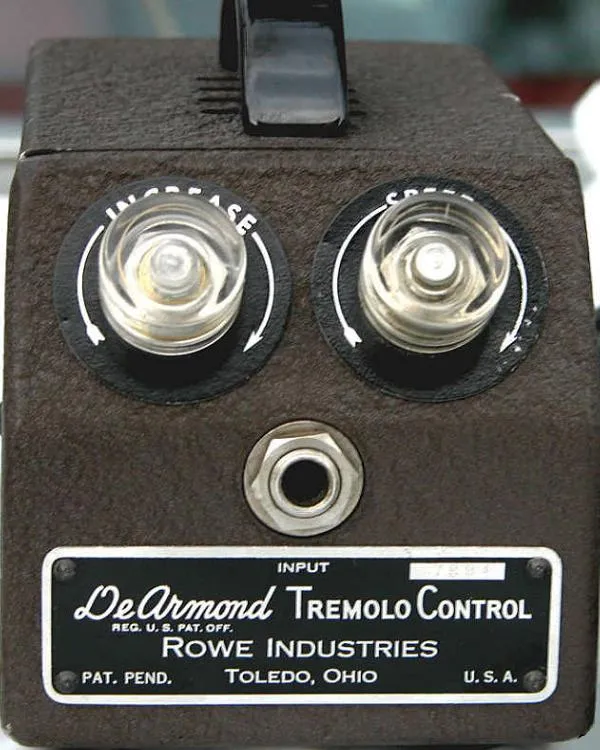 DeArmond 60 Tremolo Control