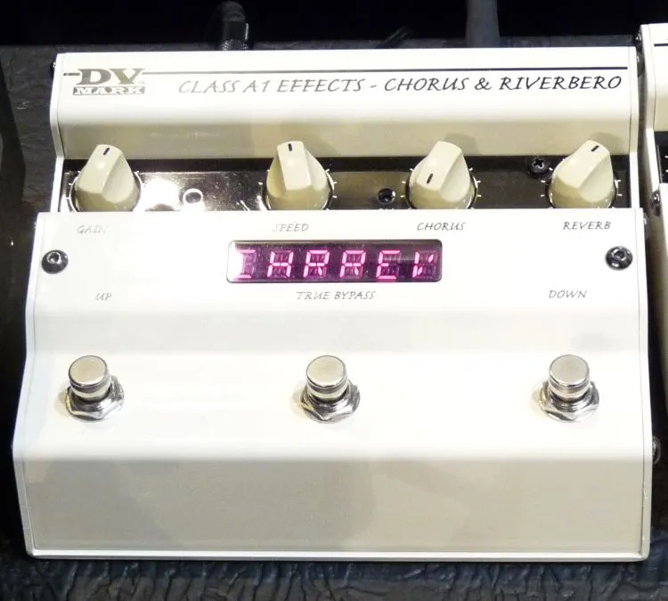 DV Mark Chorus Riverbero