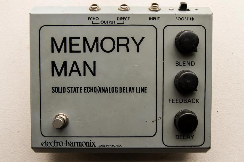 Electro-Harmonix Stereo Memory Man with Hazarai Digital Delay/Looper P