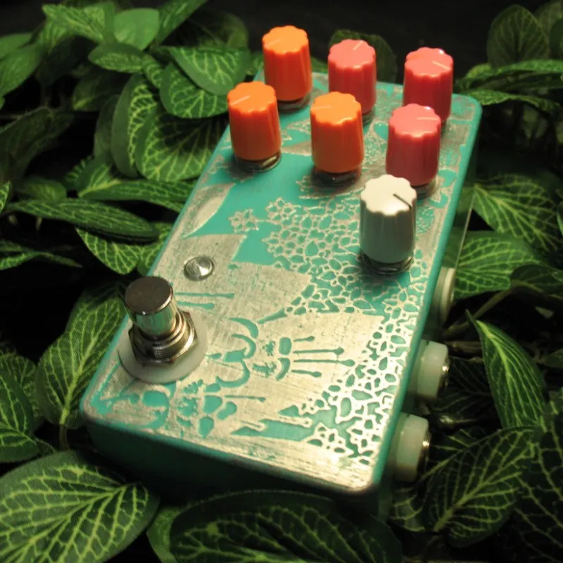 Frayed Knot Electronics Bella-Donna