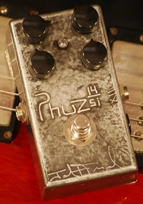 Fromel Electronics Phuz Si