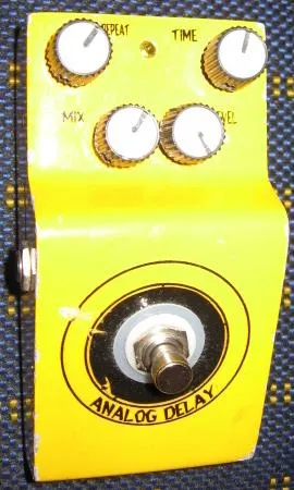 Metallbox Analog Delay