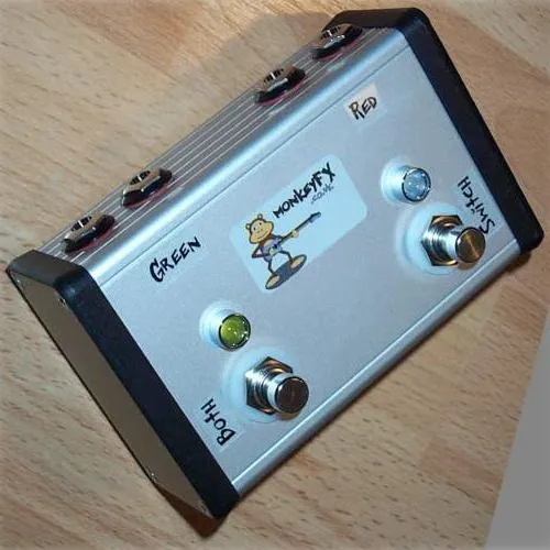 Monkey FX TwinSwitch Switcheroo