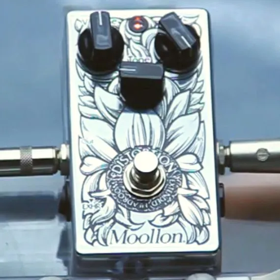 Moollon Distortion with Extended Headroom