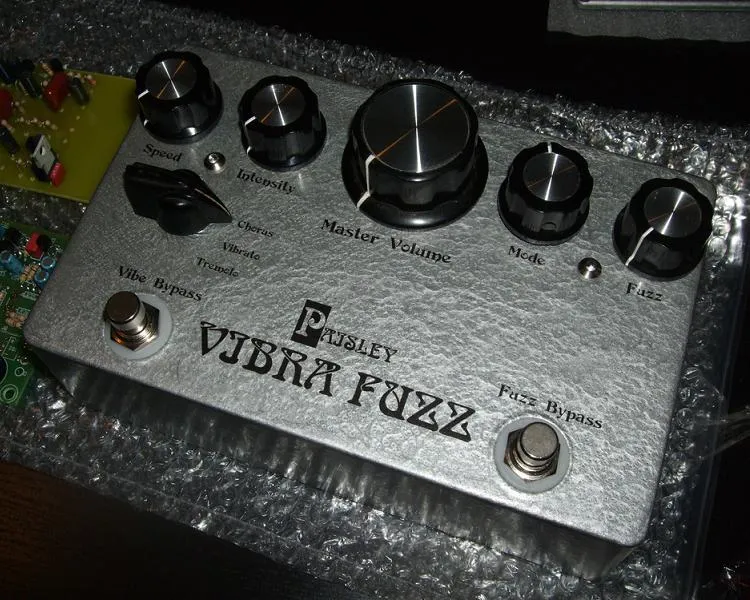 Paisley Tubby Effects Vibra Fuzz
