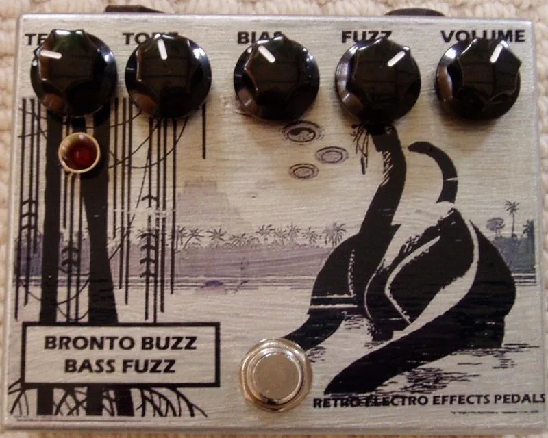 Retro-Electro Bronto Buzz - Bass Fuzz