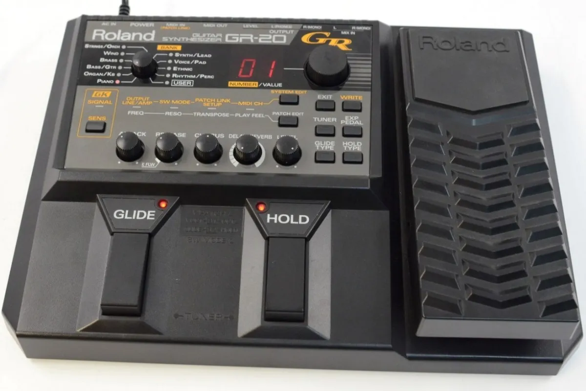 Roland GR-20 Guitar Synthesizer