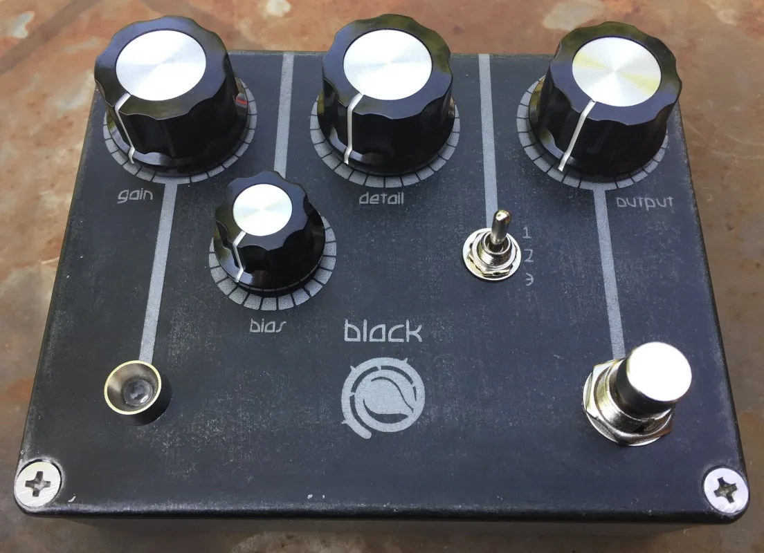 Rose Pedals Black Rose Fuzz