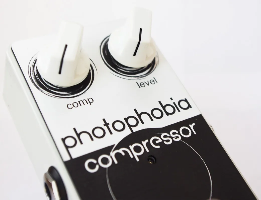 Servus! Pedals Photophobia - Optical Compressor