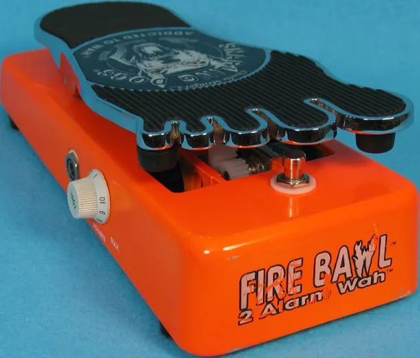 Snarling Dogs Fire Bawl - 2 Alarm Wah