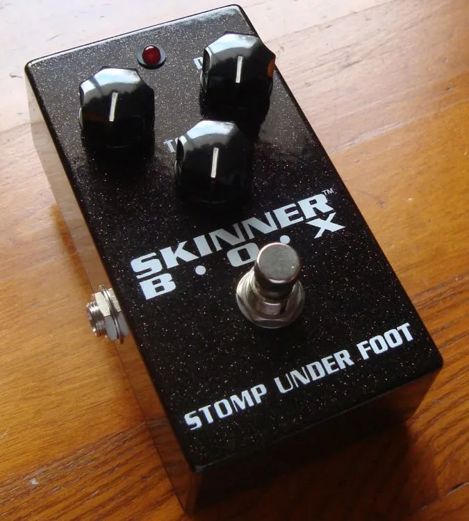 Stomp Under Foot Skinner Box