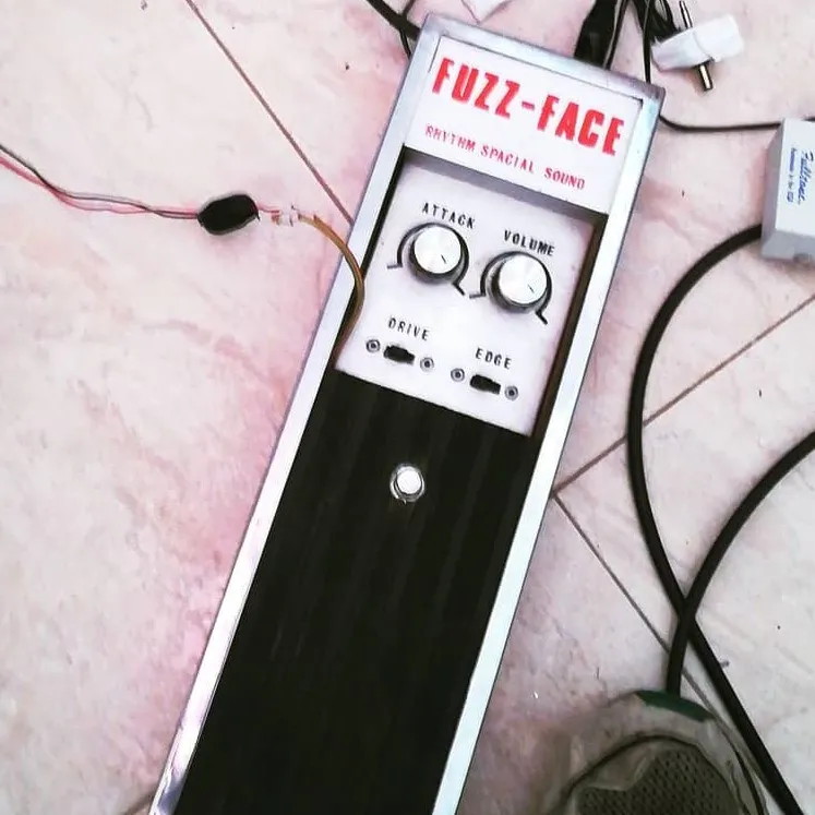 Tenoxy(?) Fuzz-Face - Rhythm Spatial Sound