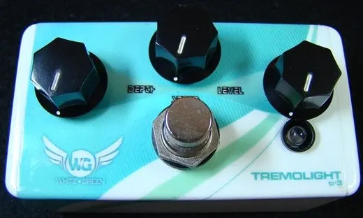 White & Green TremoLight