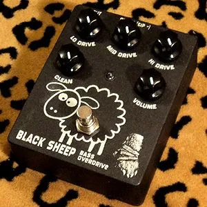 Wounded Paw Effects Black Sheep - Bass Overdrive
